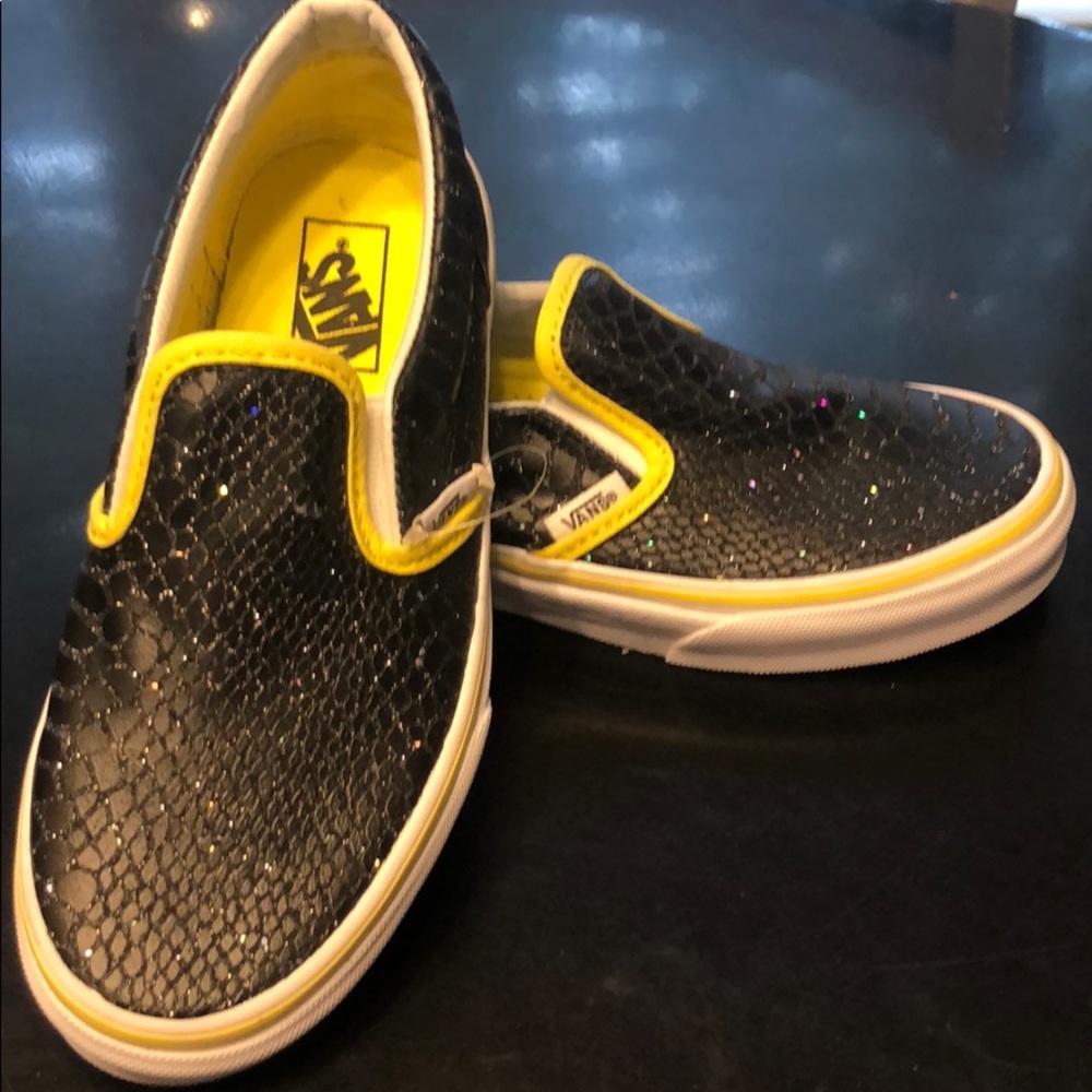 NEW Vans girls size 2! Brand new leather